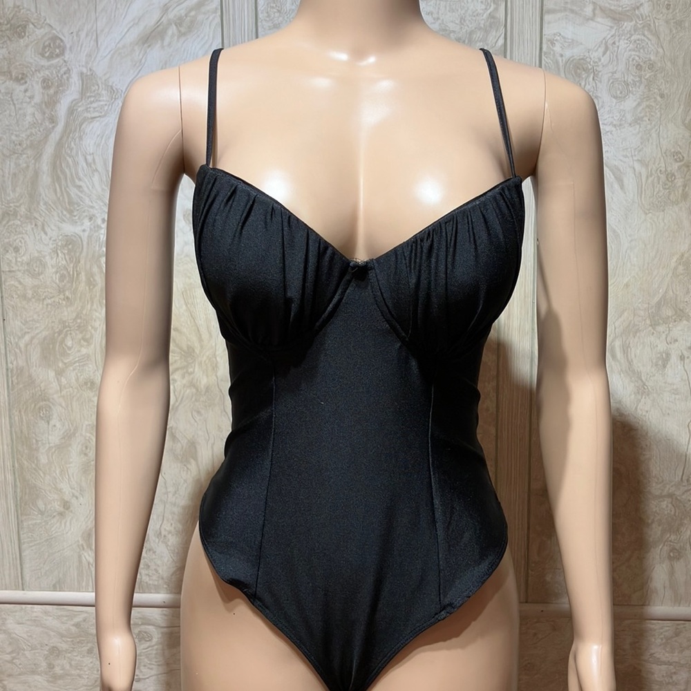 Black Bra with Adjustable Straps and Sweetheart Neckline